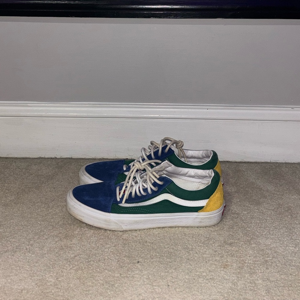 Vans  ( will be cleaned prior to shipping )